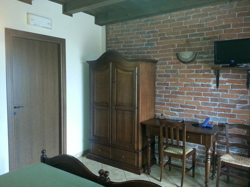 Agriturismo Cascina del Peso Leinì Habitación foto